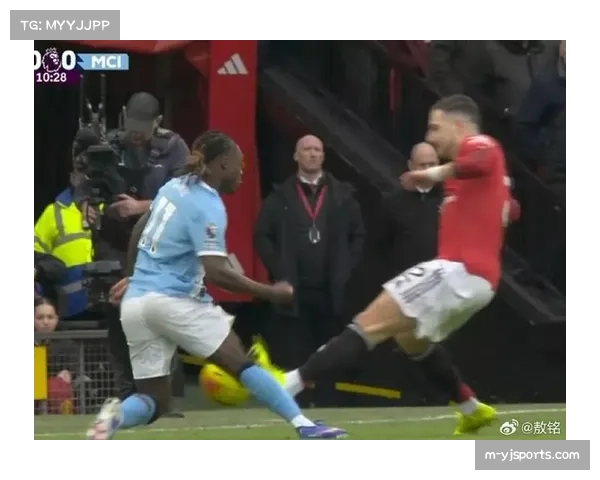 评论：VAR再次成为焦点，英超裁判判罚尺度争议持续。